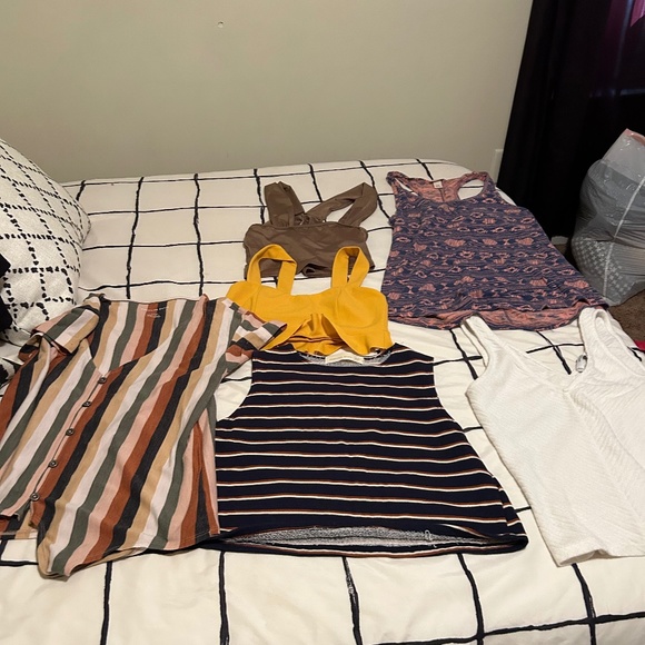 Tops - Picture 1 of 4